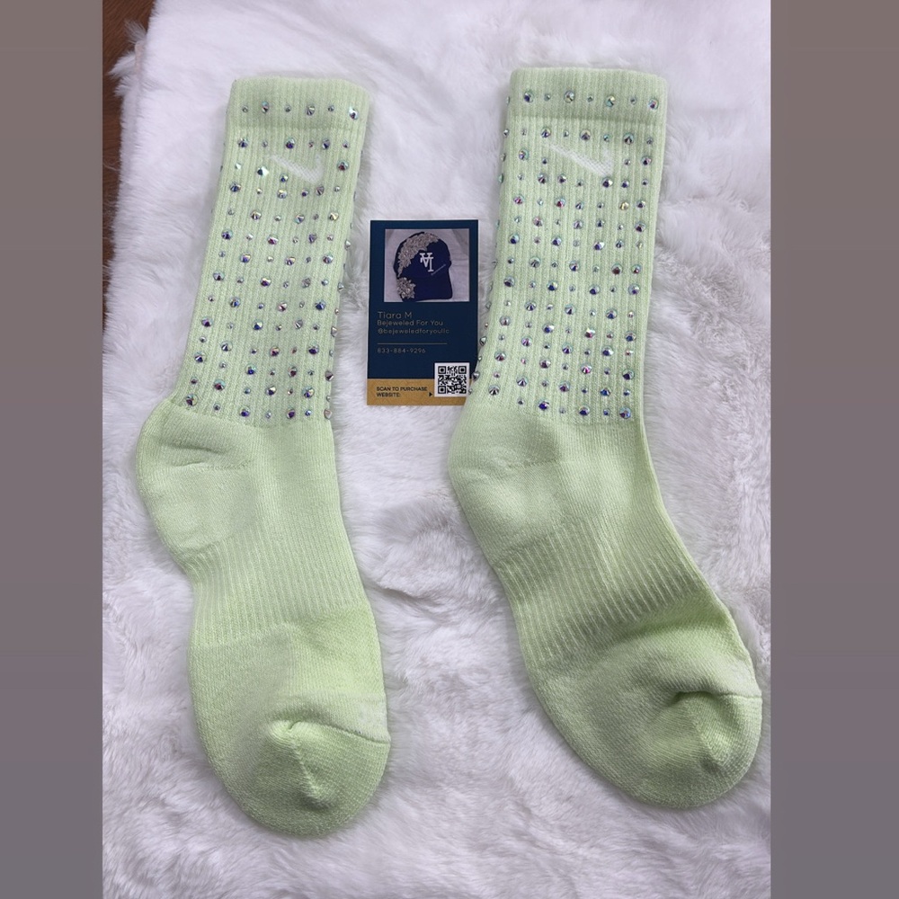 Nike Green Casual Crew Socks with Textured Pattern